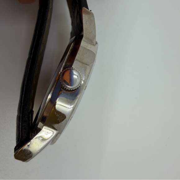 Walt Disney World Mickey Mouse Castle Watch | Limited Release | Leather Strap - Picture 6 of 10